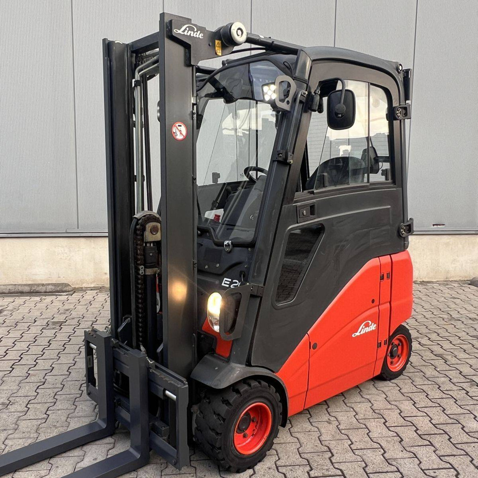 Linde E20PH (386) - Electric forklift: picture 1 Linde E20PH (386) - Electric forklift: picture 1