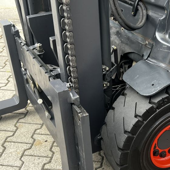 Linde E25L (387) - Electric forklift: picture 4 Linde E25L (387) - Electric forklift: picture 4