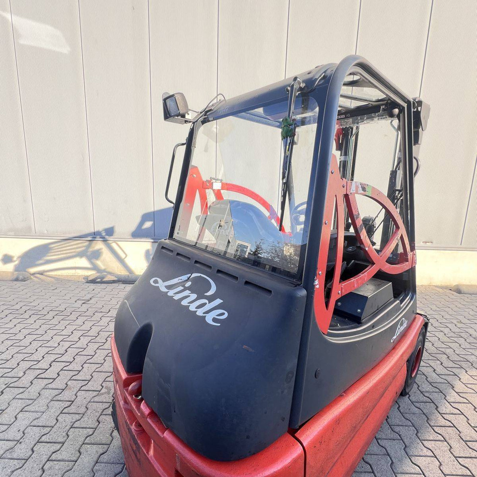 Linde E25S (336-03) - Electric forklift: picture 3 Linde E25S (336-03) - Electric forklift: picture 3