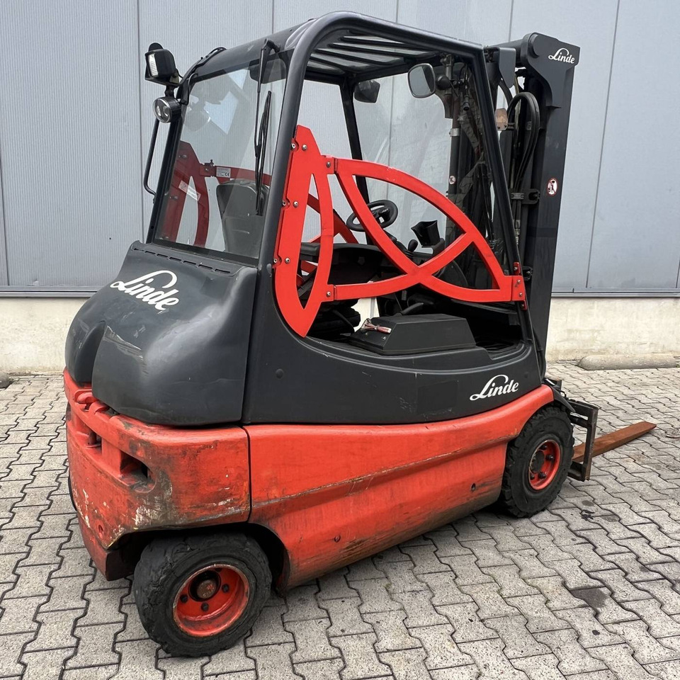 Linde E25S (336-03) - Electric forklift: picture 2 Linde E25S (336-03) - Electric forklift: picture 2
