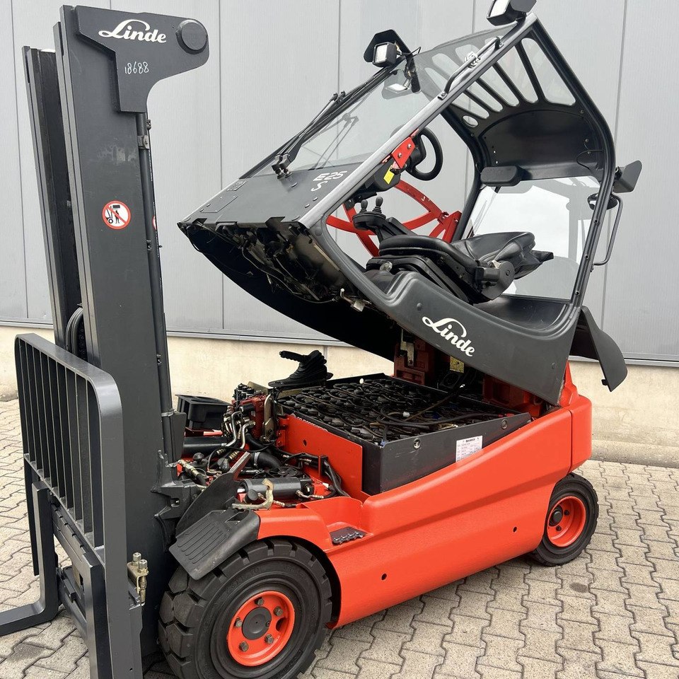 Electric forklift Linde E25S (336-03): picture 9 Electric forklift Linde E25S (336-03): picture 9