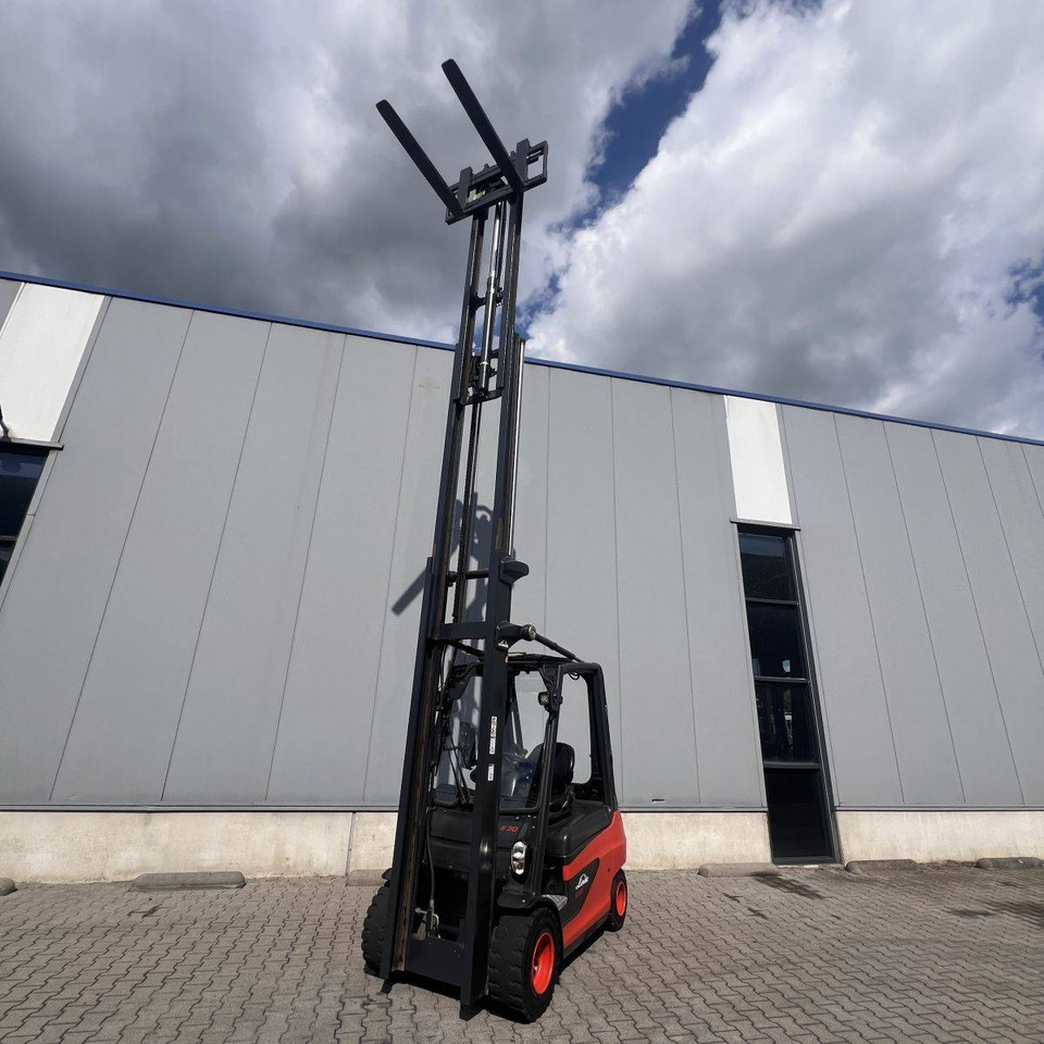 Electric forklift Linde E30 (387): picture 9 Electric forklift Linde E30 (387): picture 9