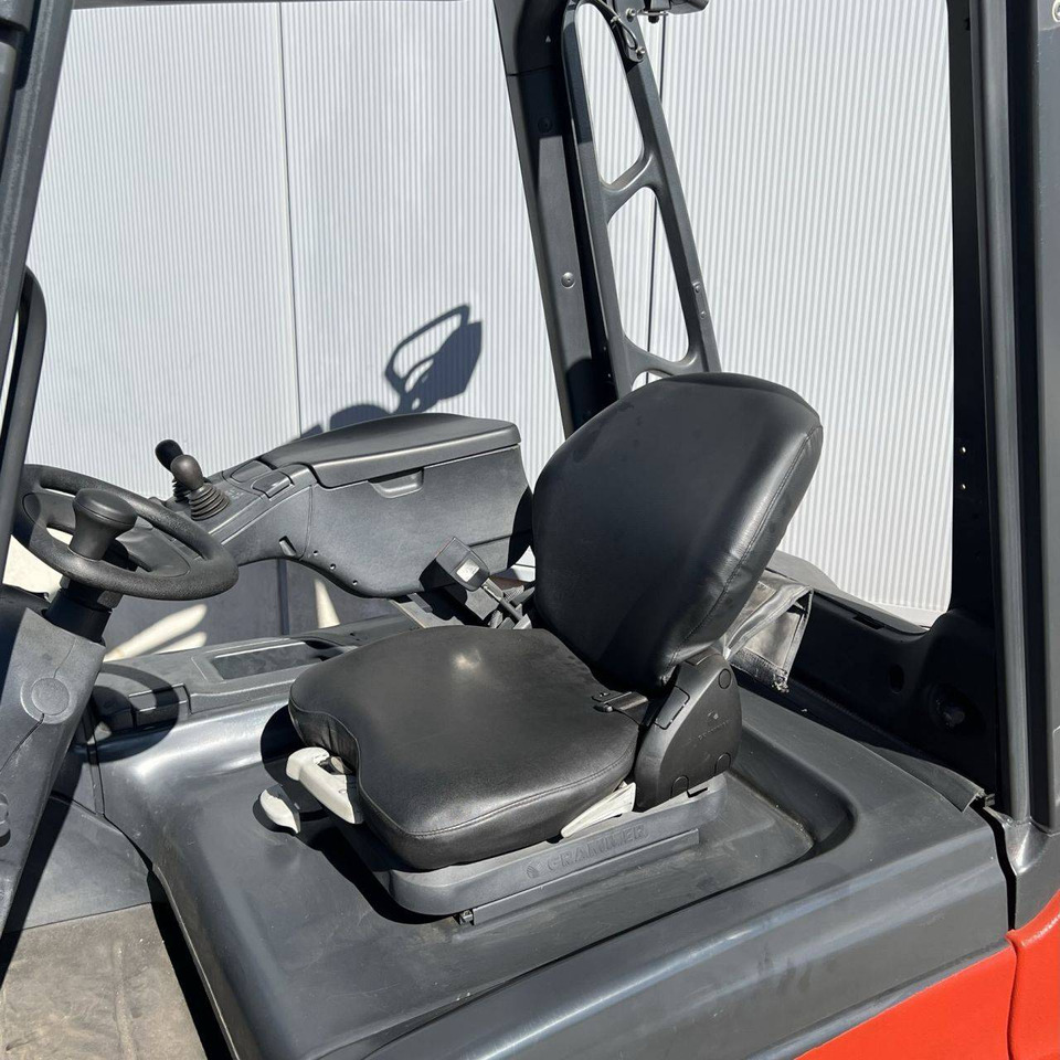 Linde E30 (387) - Electric forklift: picture 5 Linde E30 (387) - Electric forklift: picture 5