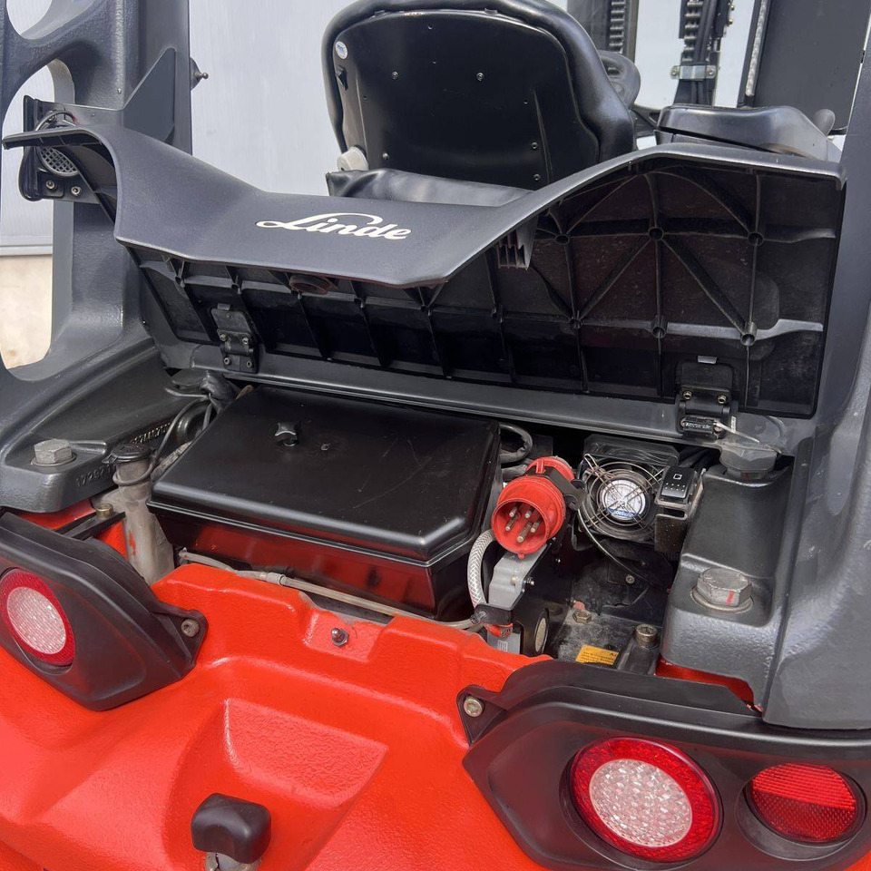Electric forklift Linde E30 (387): picture 16 Electric forklift Linde E30 (387): picture 16