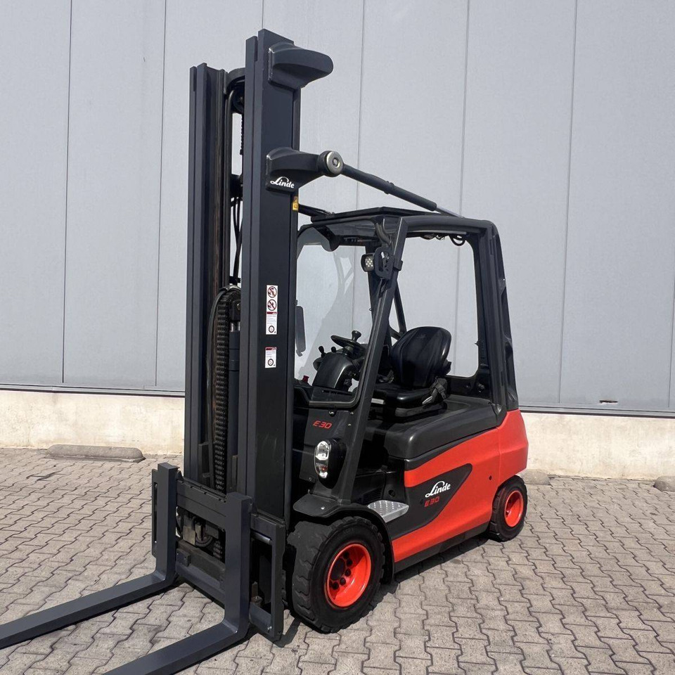 Linde E30 (387) - Electric forklift: picture 1 Linde E30 (387) - Electric forklift: picture 1