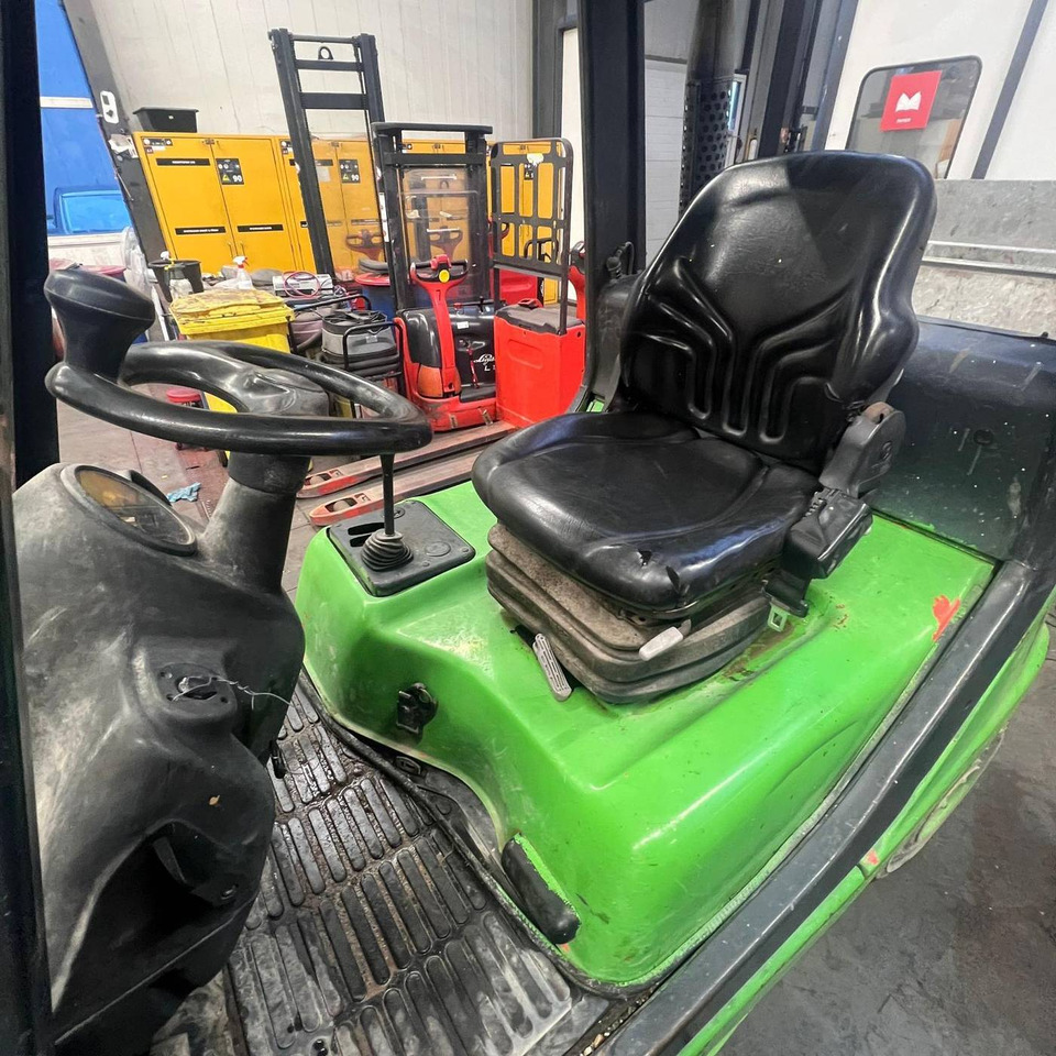 Linde H25D (351-03) - Diesel forklift: picture 3 Linde H25D (351-03) - Diesel forklift: picture 3