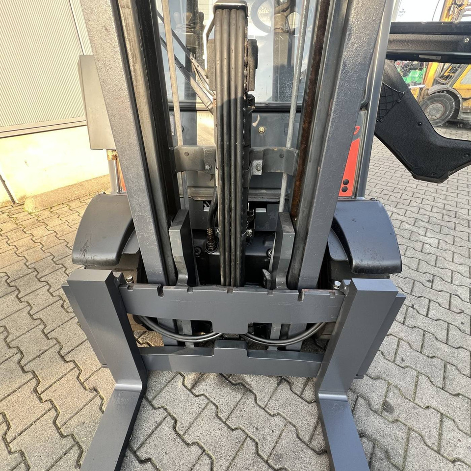 Linde H30D (393-02) EVO - Diesel forklift: picture 2 Linde H30D (393-02) EVO - Diesel forklift: picture 2
