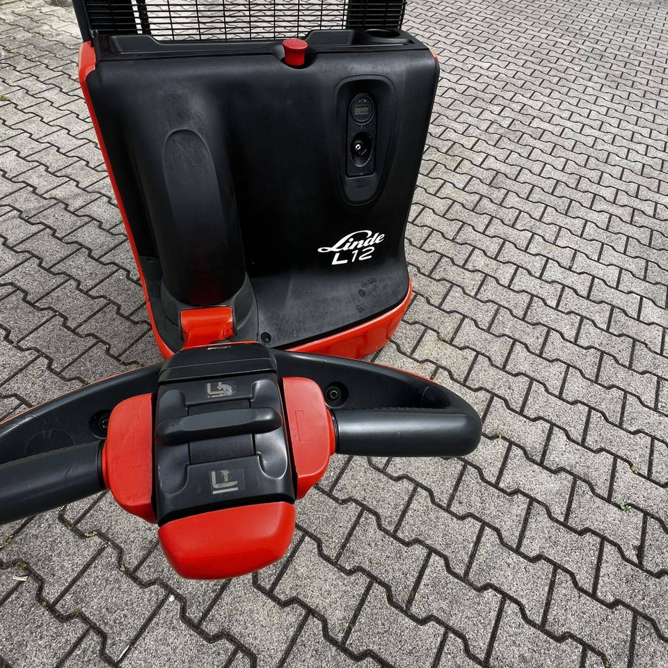 Linde L12 (1172) - Stacker: picture 4 Linde L12 (1172) - Stacker: picture 4