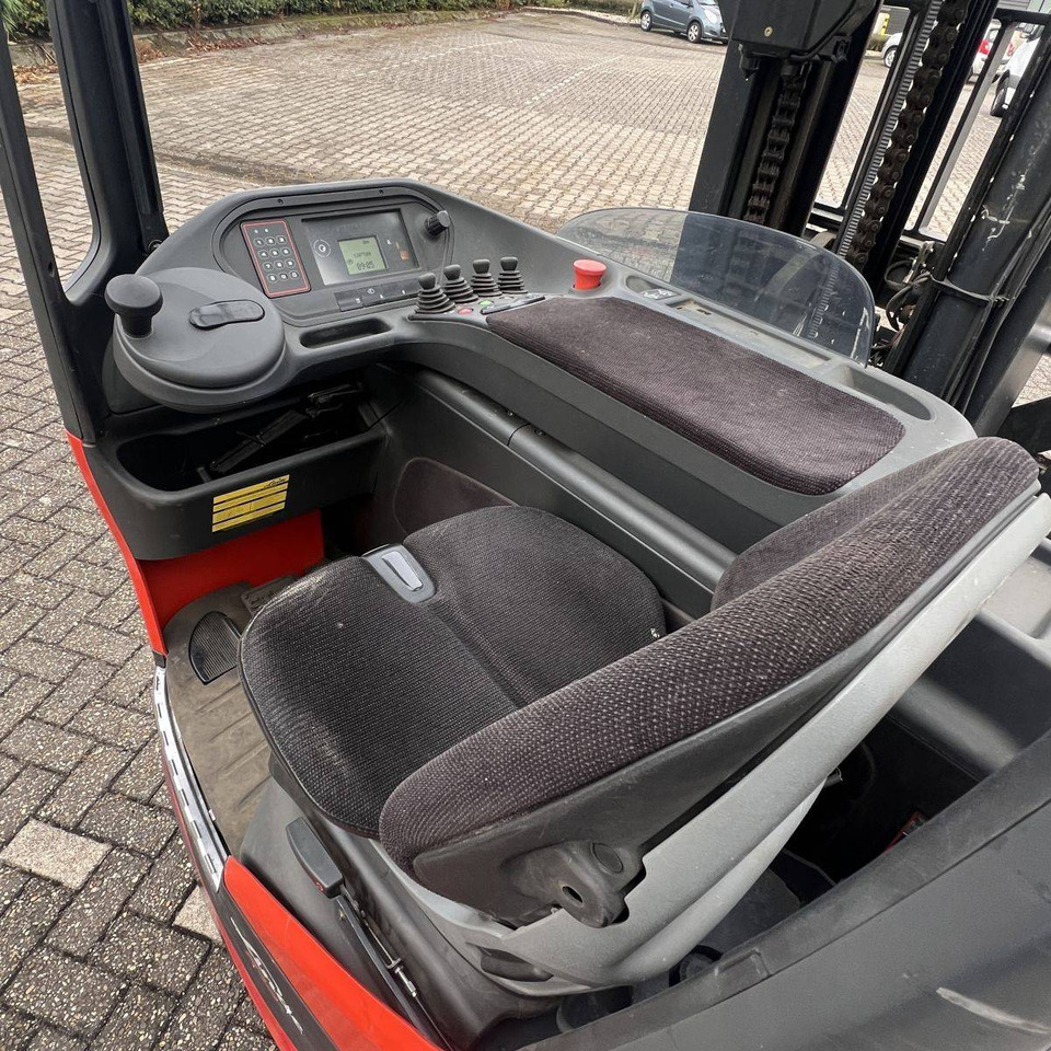 Linde R14HD (1120) - Reach truck: picture 5 Linde R14HD (1120) - Reach truck: picture 5