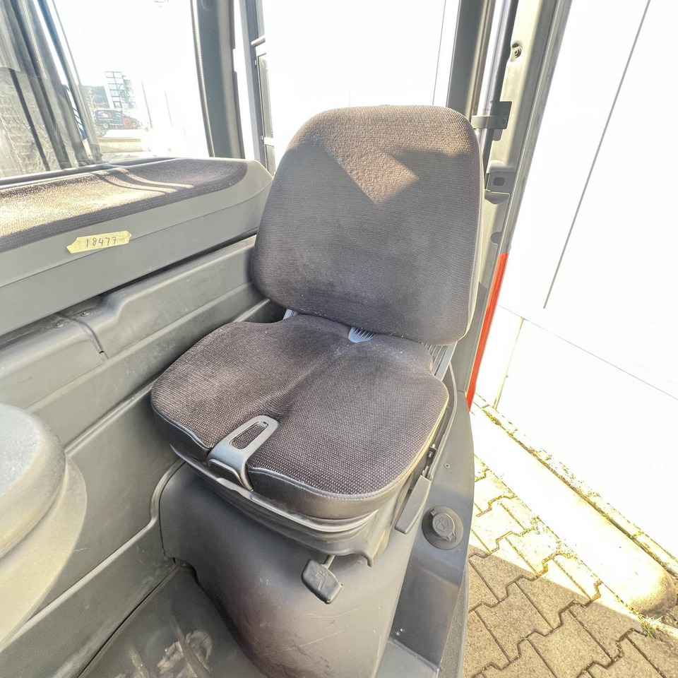 Linde R16G (1120) - Reach truck: picture 5 Linde R16G (1120) - Reach truck: picture 5