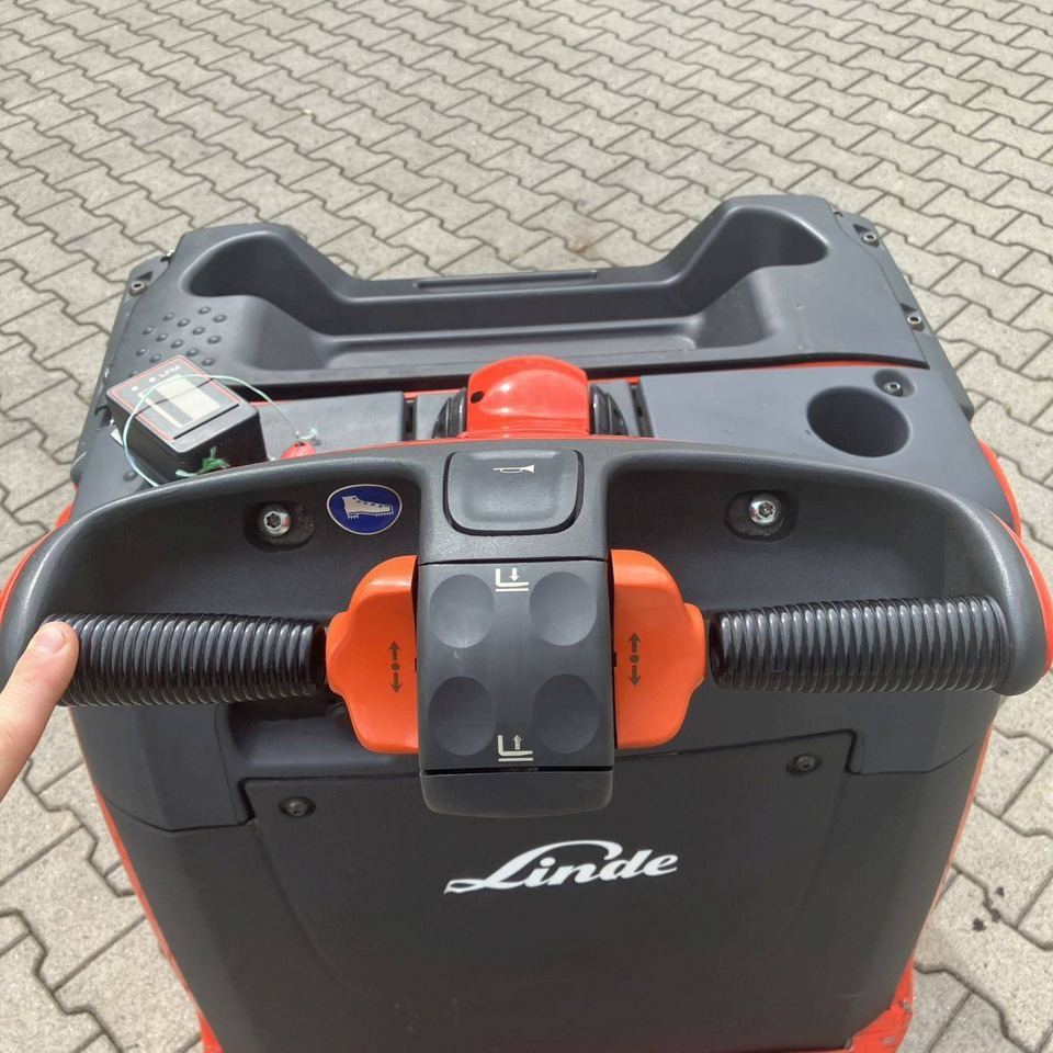 Linde T30 (131) - Pallet truck: picture 4 Linde T30 (131) - Pallet truck: picture 4