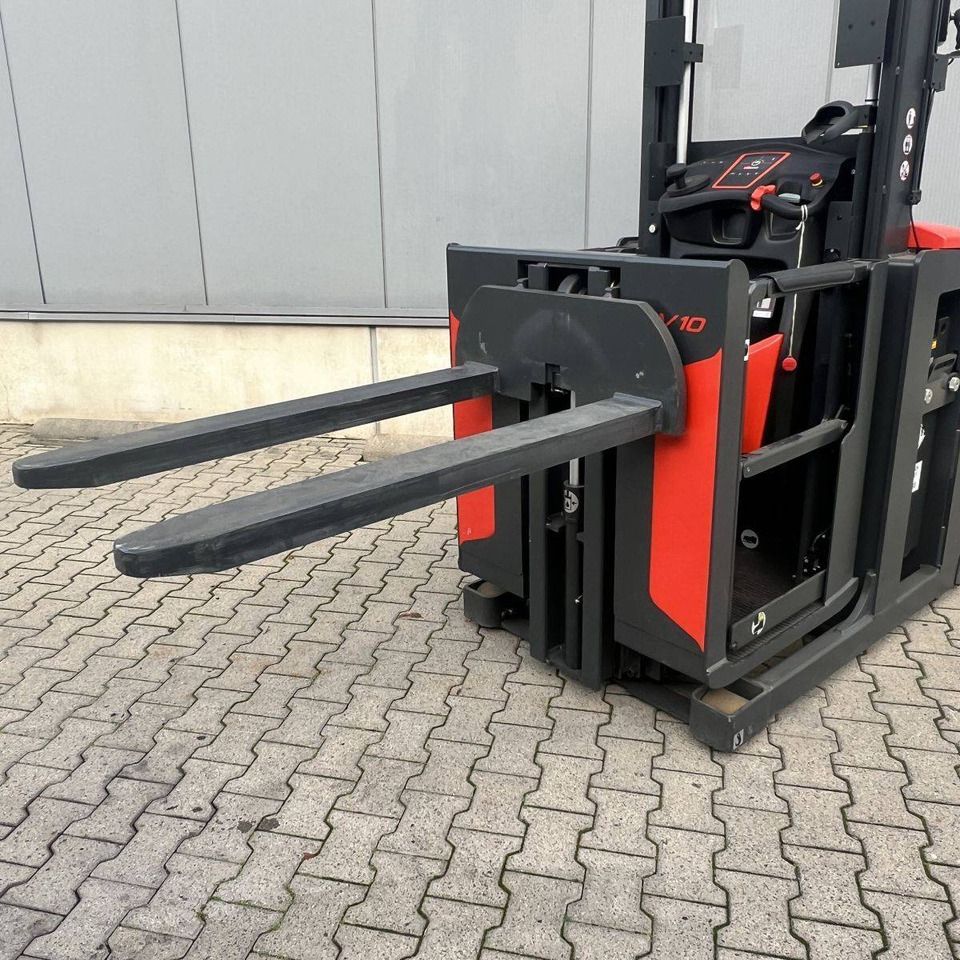 Linde V10-02 (5212) - Order picker: picture 4 Linde V10-02 (5212) - Order picker: picture 4