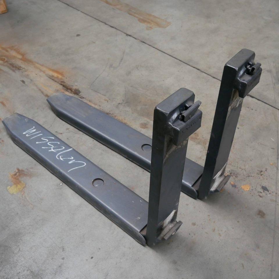 Manual Reachforks - Forks: picture 1 Manual Reachforks - Forks: picture 1