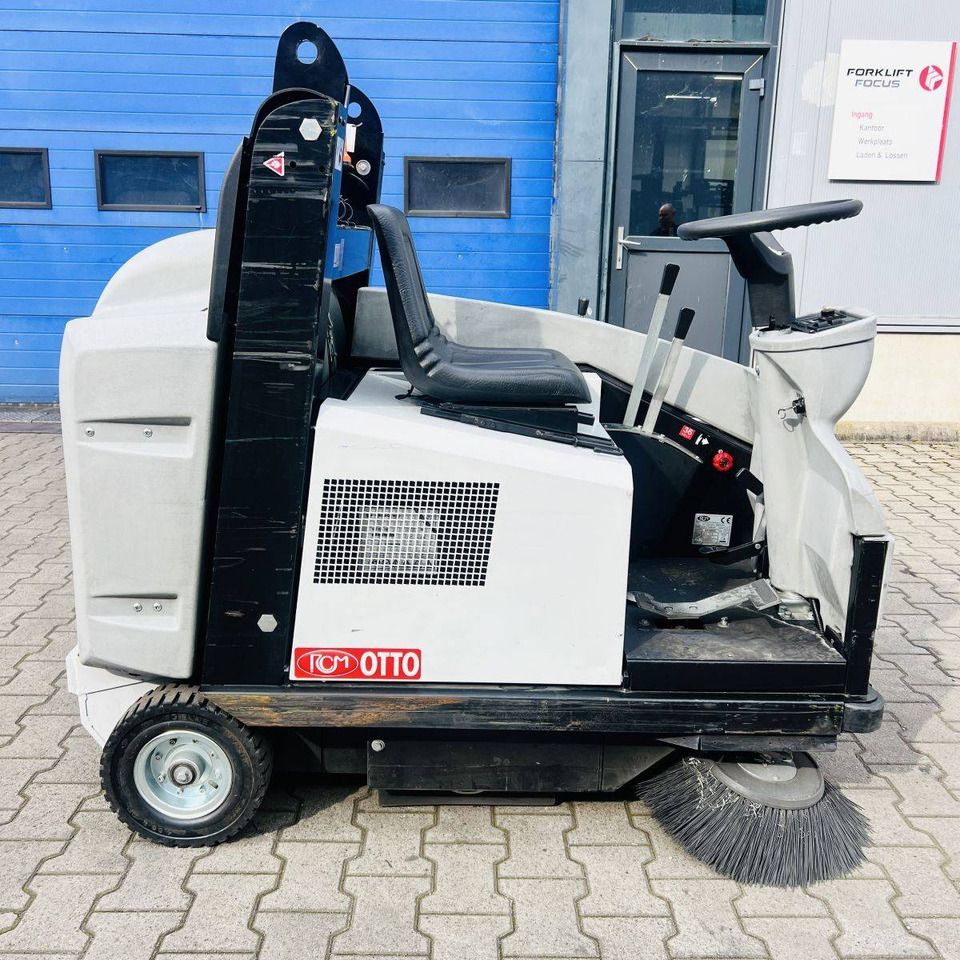RCM OTTO E-TOP - Industrial sweeper: picture 1 RCM OTTO E-TOP - Industrial sweeper: picture 1