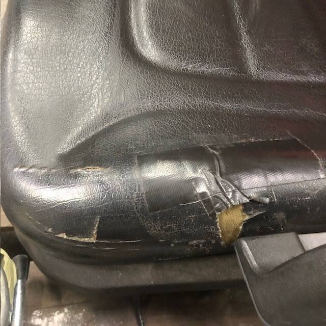 Seat for Mitsubishi/ Caterpillar - Seat for Material handling equipment: picture 3 Seat for Mitsubishi/ Caterpillar - Seat for Material handling equipment: picture 3