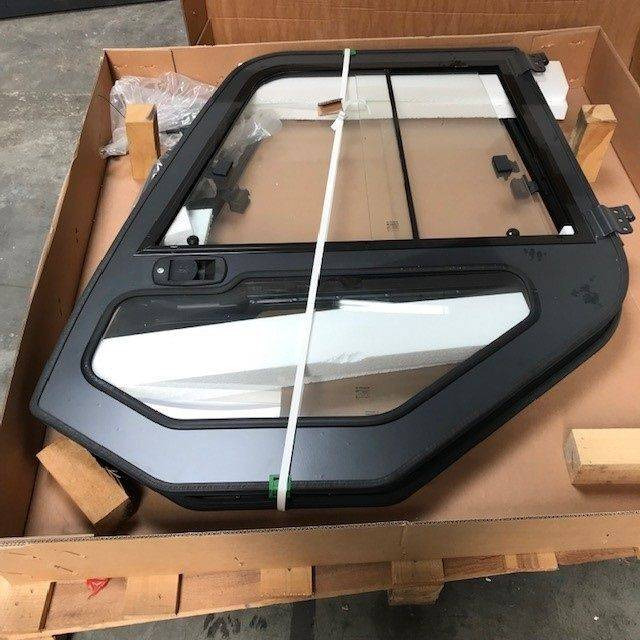 Set of right and left for Komatsu - Door and parts for Material handling equipment: picture 2 Set of right and left for Komatsu - Door and parts for Material handling equipment: picture 2