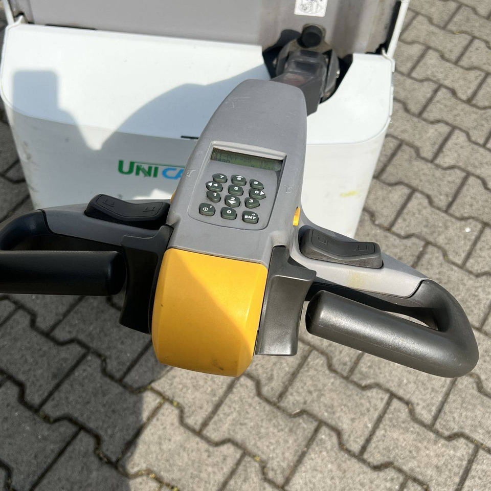 Unicarriers PLL180 - Pallet truck: picture 5 Unicarriers PLL180 - Pallet truck: picture 5