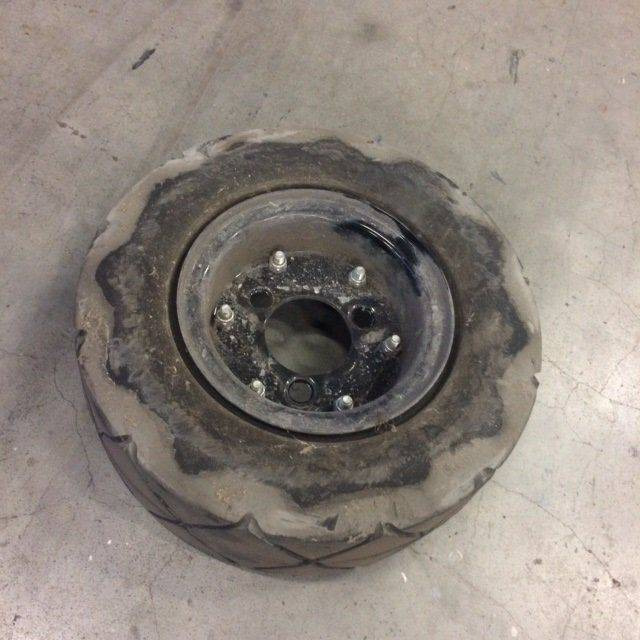 Wheel for Scrubber vacuum cleaner Nilfisk BR 850 - Wheels and tires for Cleaning machinery: picture 4 Wheel for Scrubber vacuum cleaner Nilfisk BR 850 - Wheels and tires for Cleaning machinery: picture 4