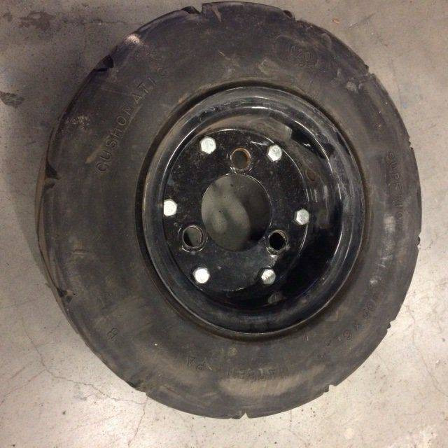 Wheel for Scrubber vacuum cleaner Nilfisk BR 850 - Wheels and tires for Cleaning machinery: picture 3 Wheel for Scrubber vacuum cleaner Nilfisk BR 850 - Wheels and tires for Cleaning machinery: picture 3