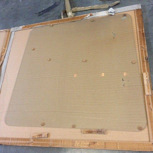 Wind screen for Linde Series 352 - Window and parts for Material handling equipment: picture 1 Wind screen for Linde Series 352 - Window and parts for Material handling equipment: picture 1
