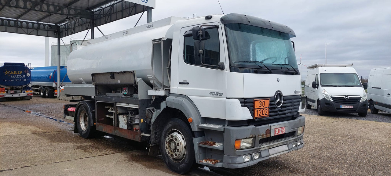 Tank truck MERCEDES: picture 6