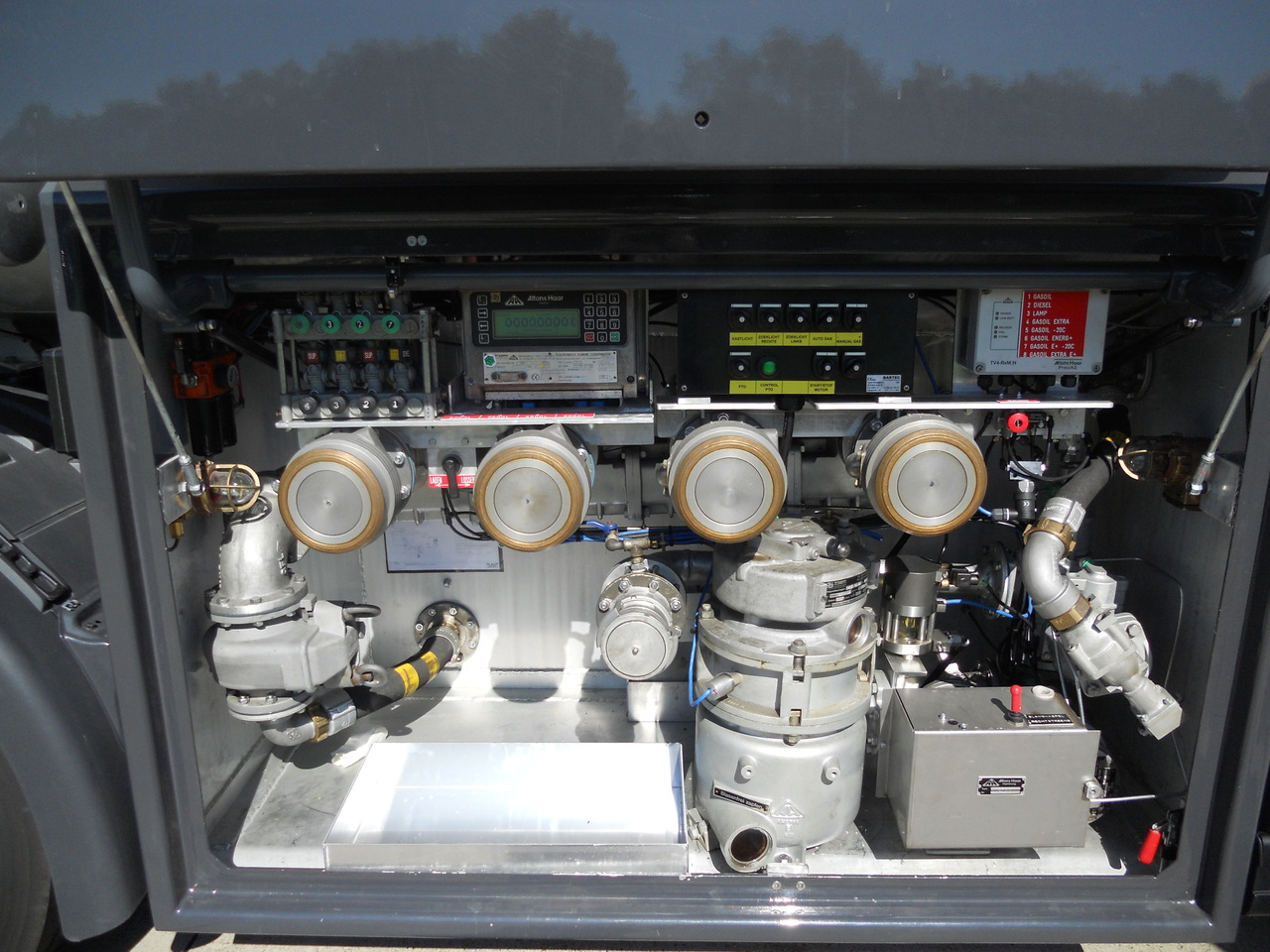 SCANIA G370 - Tank truck: picture 5 SCANIA G370 - Tank truck: picture 5