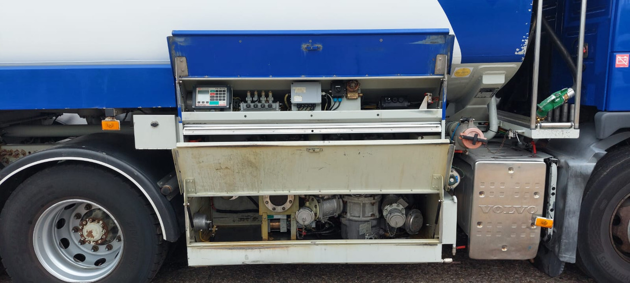 VOLVO FM - Tank truck: picture 3 VOLVO FM - Tank truck: picture 3