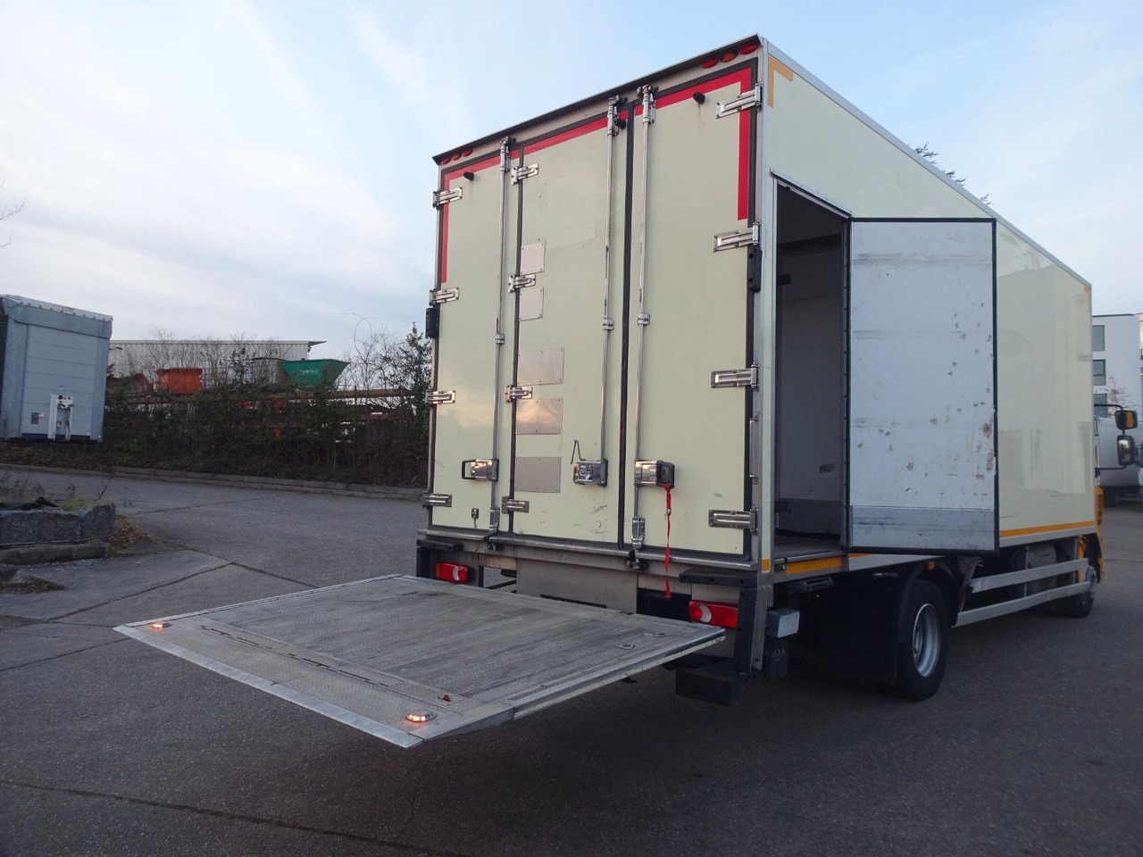 New Refrigerator truck DAF LF 230, 12 T, LBW, Türen, Klima, Automat, Kamera: picture 7