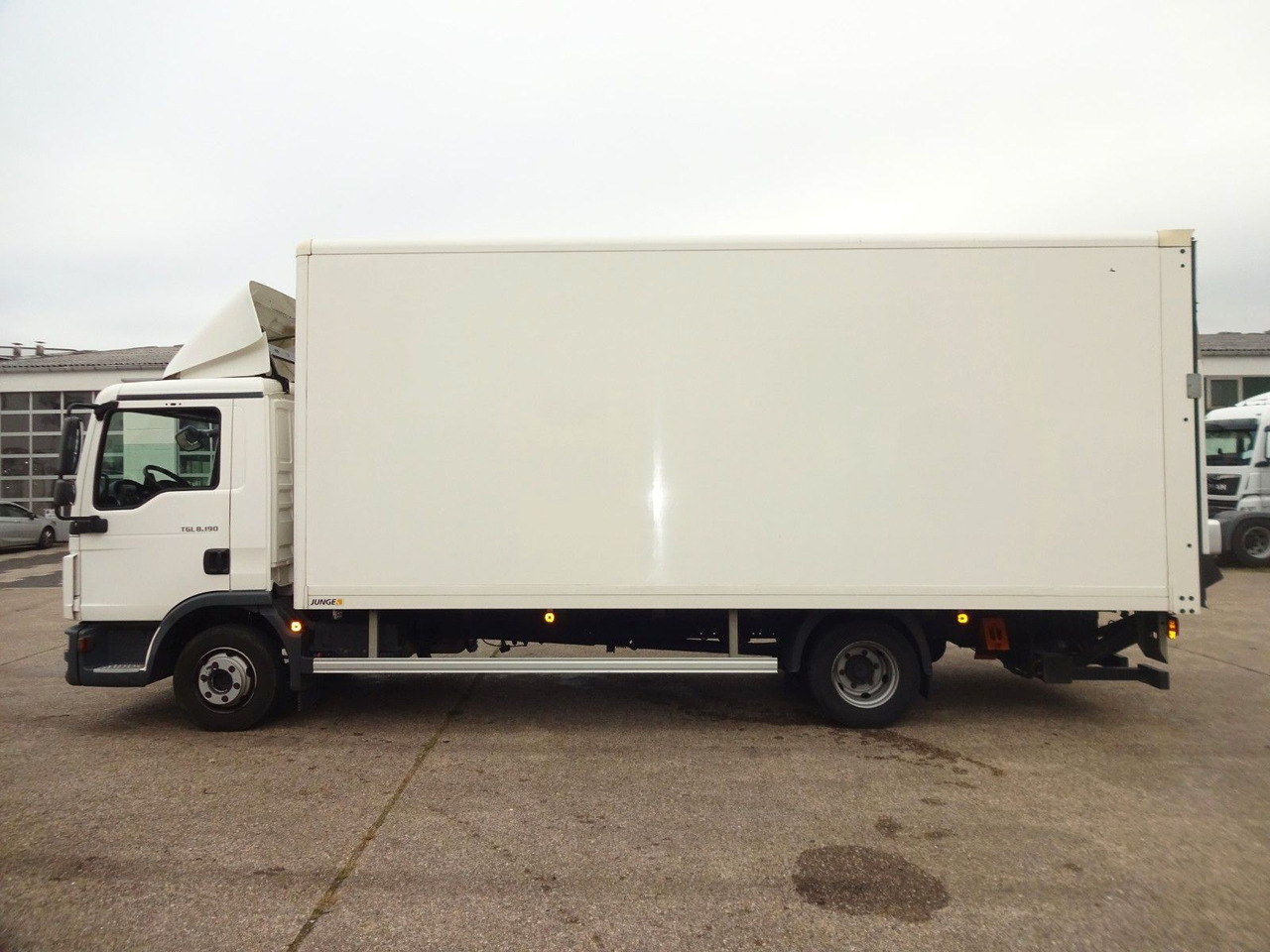 MAN TGL 8.190, LBW, Luft, Tempomat, Standheizung - Box van: picture 4 MAN TGL 8.190, LBW, Luft, Tempomat, Standheizung - Box van: picture 4