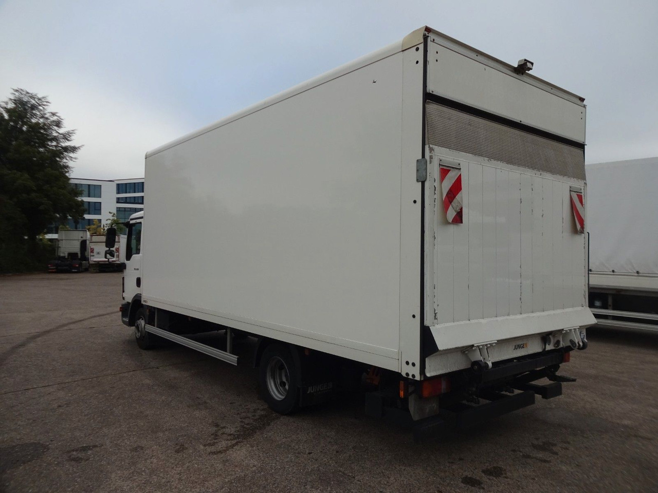 MAN TGL 8.190, LBW, Luft, Tempomat, Standheizung - Box van: picture 5 MAN TGL 8.190, LBW, Luft, Tempomat, Standheizung - Box van: picture 5