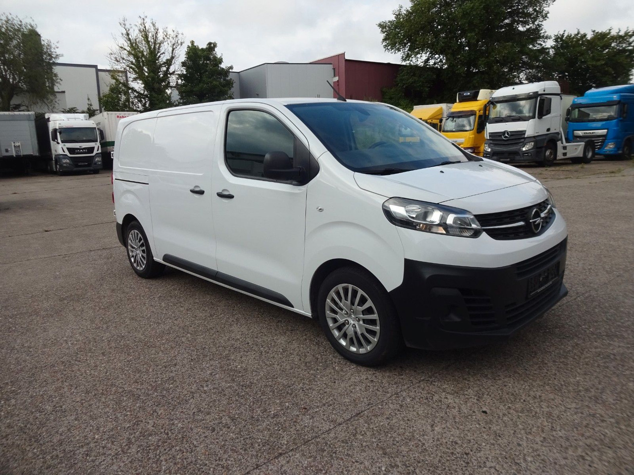 Opel Vivaro Kasten L1H1, Klima, PDC, Tempomat - Small van: picture 1 Opel Vivaro Kasten L1H1, Klima, PDC, Tempomat - Small van: picture 1
