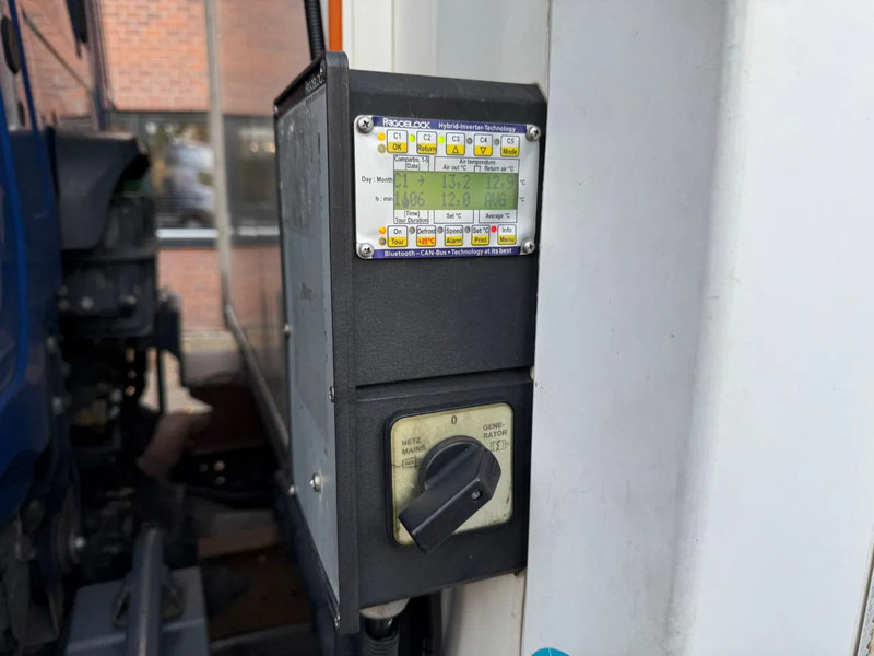 Isothermal truck Mercedes-Benz Antos 1930 Frigoblock Dual temp 3 compartiments LBW AHK 319.640KM EURO 6 NL Truck!: picture 14 Isothermal truck Mercedes-Benz Antos 1930 Frigoblock Dual temp 3 compartiments LBW AHK 319.640KM EURO 6 NL Truck!: picture 14