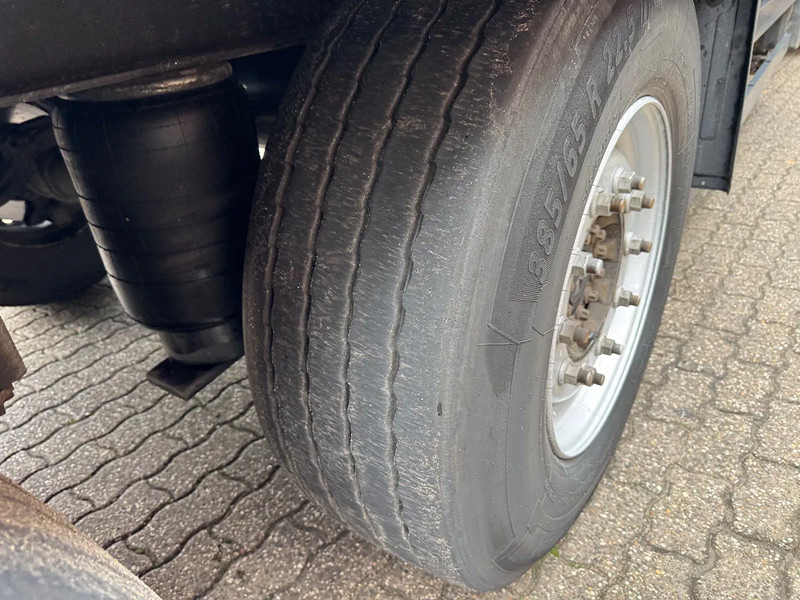 Isothermal semi-trailer Schmitz Cargobull SKO 24 5x Meatrails Rohrbahnen Fleisch Carrier Vector 1950MT: picture 17