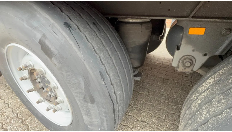 Isothermal semi-trailer Schmitz Cargobull SKO 24 5x Meatrails Rohrbahnen Fleisch Carrier Vector 1950MT: picture 14