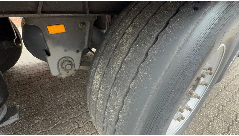 Isothermal semi-trailer Schmitz Cargobull SKO 24 5x Meatrails Rohrbahnen Fleisch Carrier Vector 1950MT: picture 15