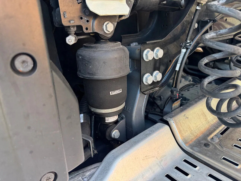 Tractor unit DAF XF 480 SSC Super Space 2x tank LED PTO-Prep 299.740KM ACC: picture 15