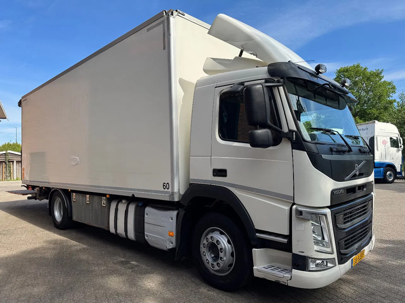 Volvo FM 13 420 4X2 7.5M Koffer AHK 2.500KG LBW NL Truck - Box truck: picture 2 Volvo FM 13 420 4X2 7.5M Koffer AHK 2.500KG LBW NL Truck - Box truck: picture 2