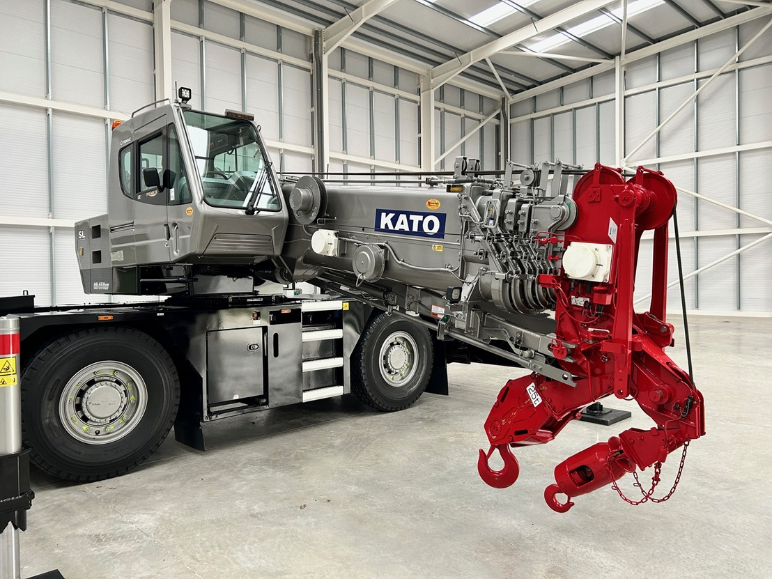 Mobile crane KATO CR-250Rv , 25 Ton City Crane with Only 1,991 hours: picture 46