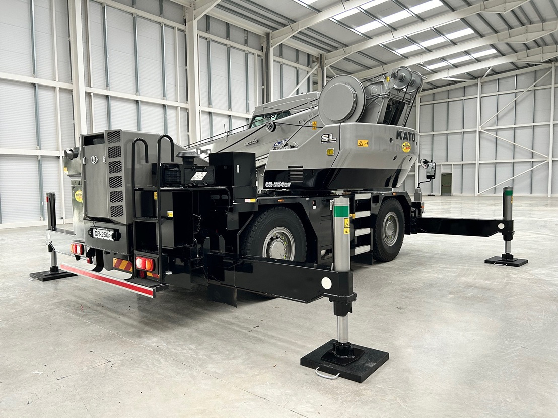 Mobile crane KATO CR-250Rv , 25 Ton City Crane with Only 1,991 hours: picture 40