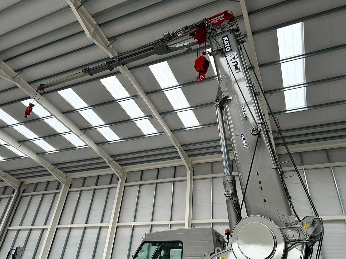 Mobile crane KATO CR-250Rv , 25 Ton City Crane with Only 1,991 hours: picture 10