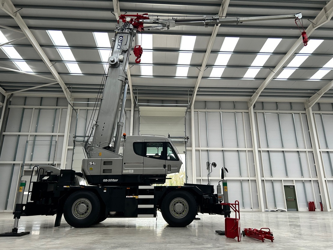 Mobile crane KATO CR-250Rv , 25 Ton City Crane with Only 1,991 hours: picture 13