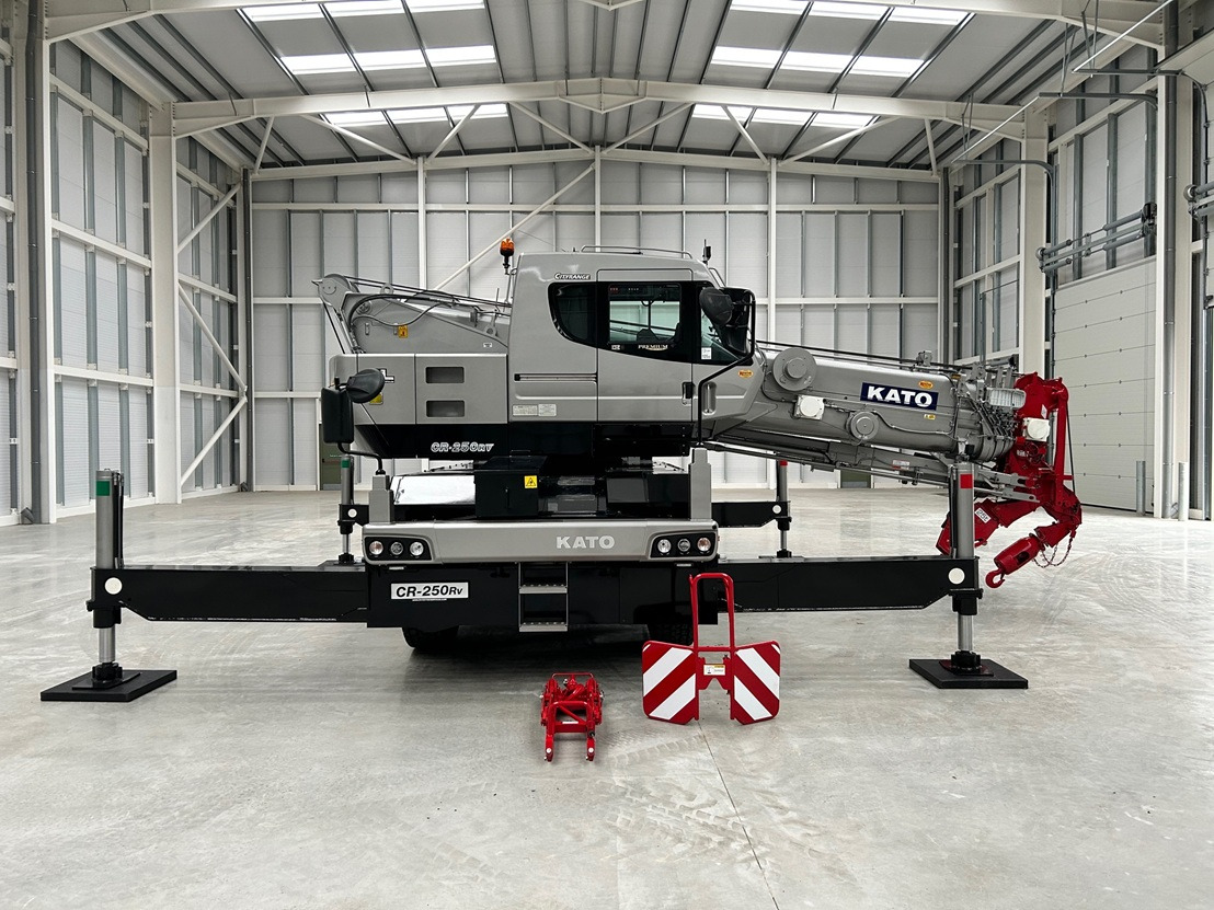 Mobile crane KATO CR-250Rv , 25 Ton City Crane with Only 1,991 hours: picture 36