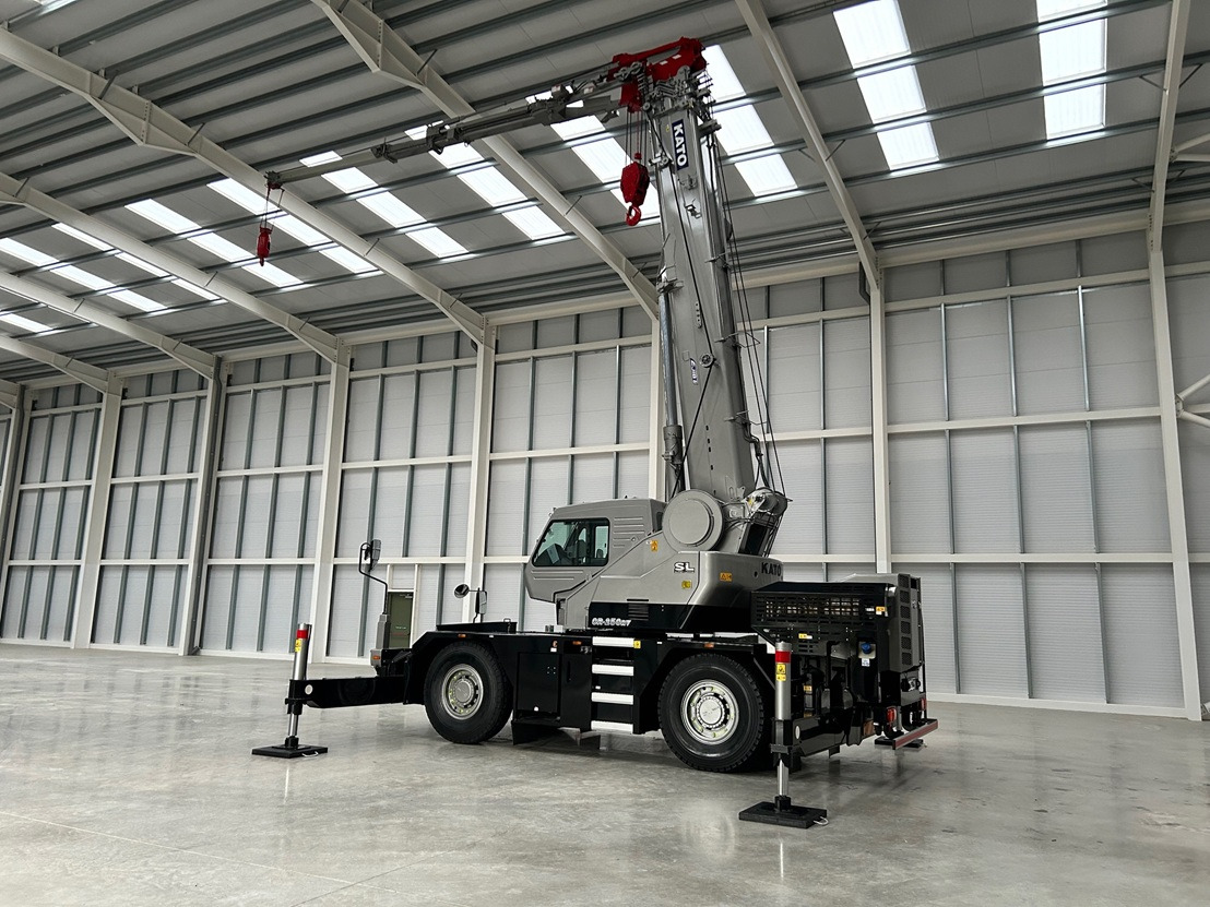 Mobile crane KATO CR-250Rv , 25 Ton City Crane with Only 1,991 hours: picture 9