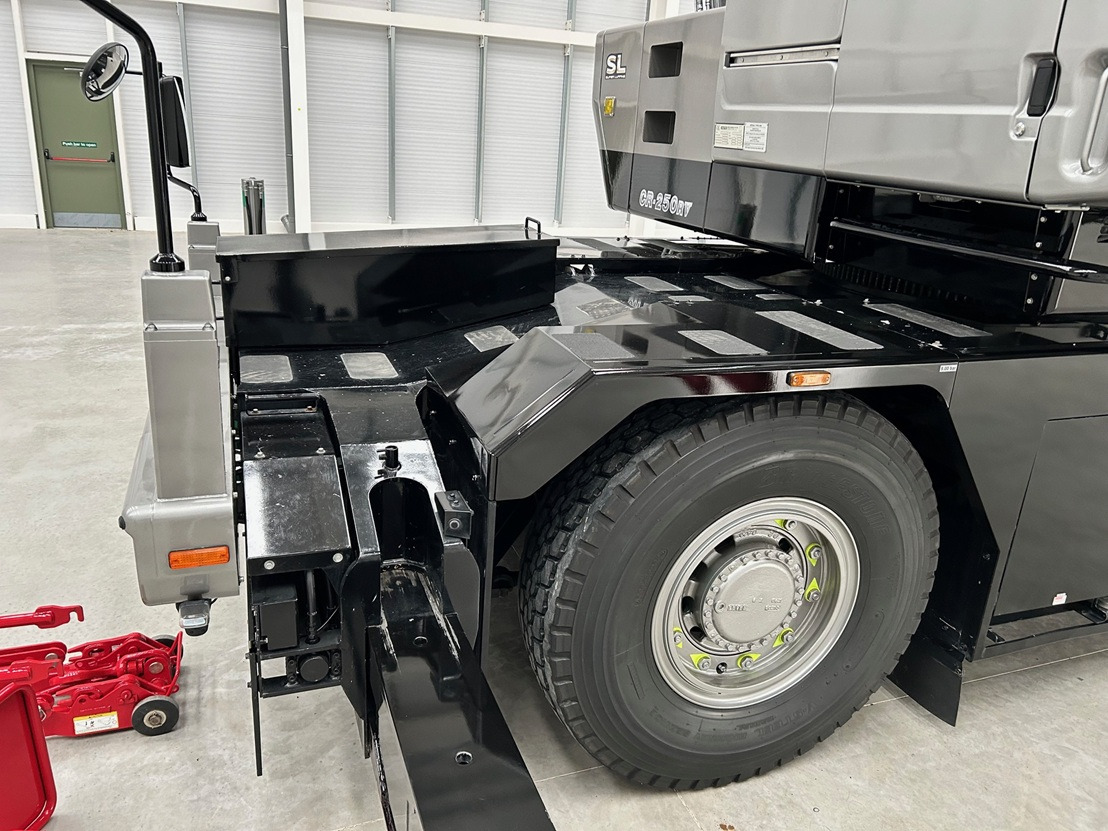 Mobile crane KATO CR-250Rv , 25 Ton City Crane with Only 1,991 hours: picture 48