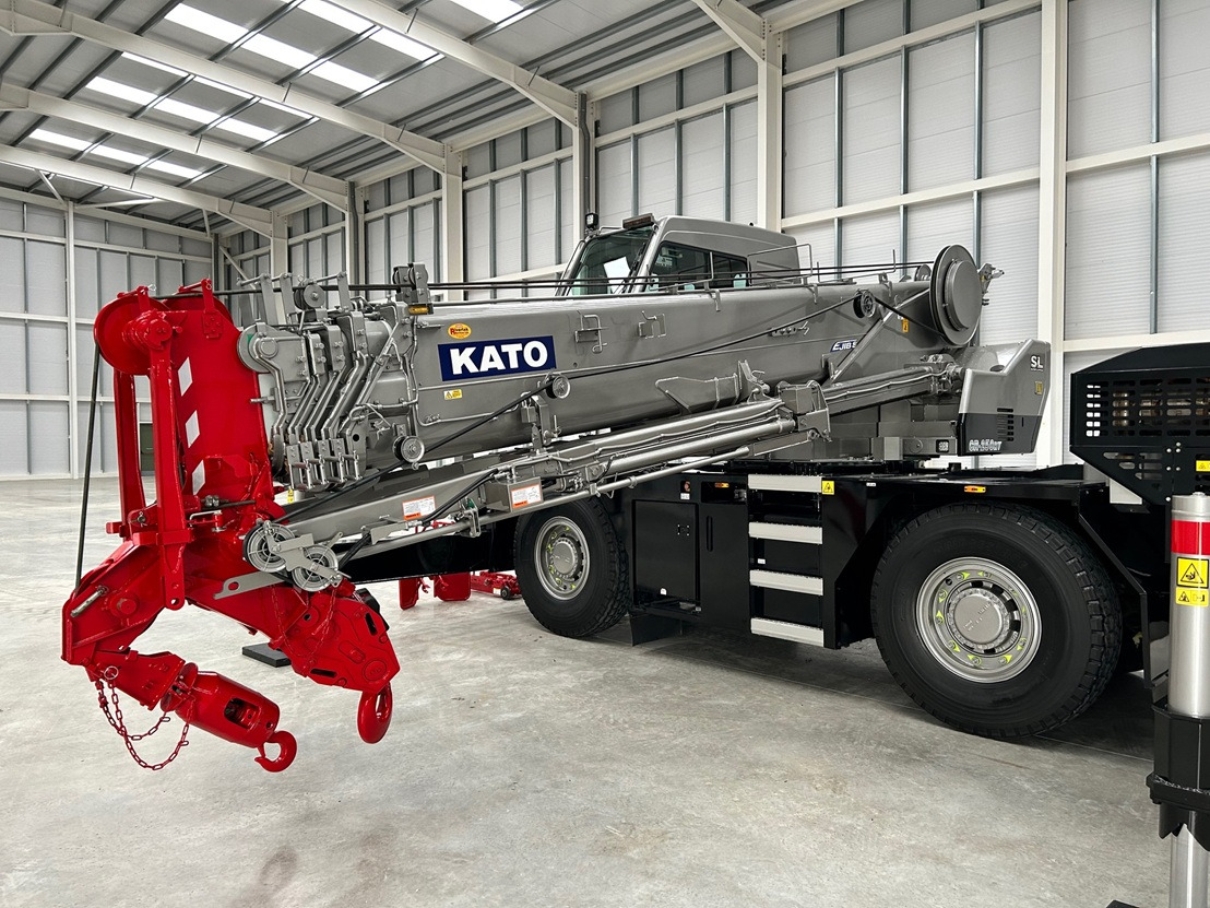 Mobile crane KATO CR-250Rv , 25 Ton City Crane with Only 1,991 hours: picture 43