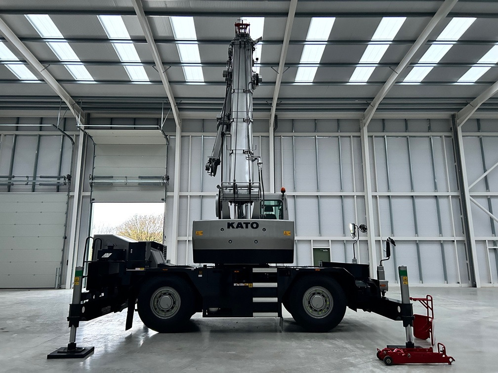 Mobile crane KATO CR-250Rv , 25 Ton City Crane with Only 1,991 hours: picture 20
