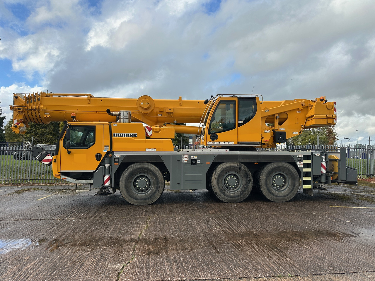 LIEBHERR LTM1060-3.1 - In Brand New Condition, Only 997 Hours - All terrain crane: picture 1 LIEBHERR LTM1060-3.1 - In Brand New Condition, Only 997 Hours - All terrain crane: picture 1