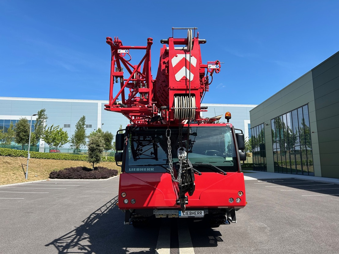 LIEBHERR LTM1060-3.1 with only 5,090 kms from New - All terrain crane: picture 3 LIEBHERR LTM1060-3.1 with only 5,090 kms from New - All terrain crane: picture 3