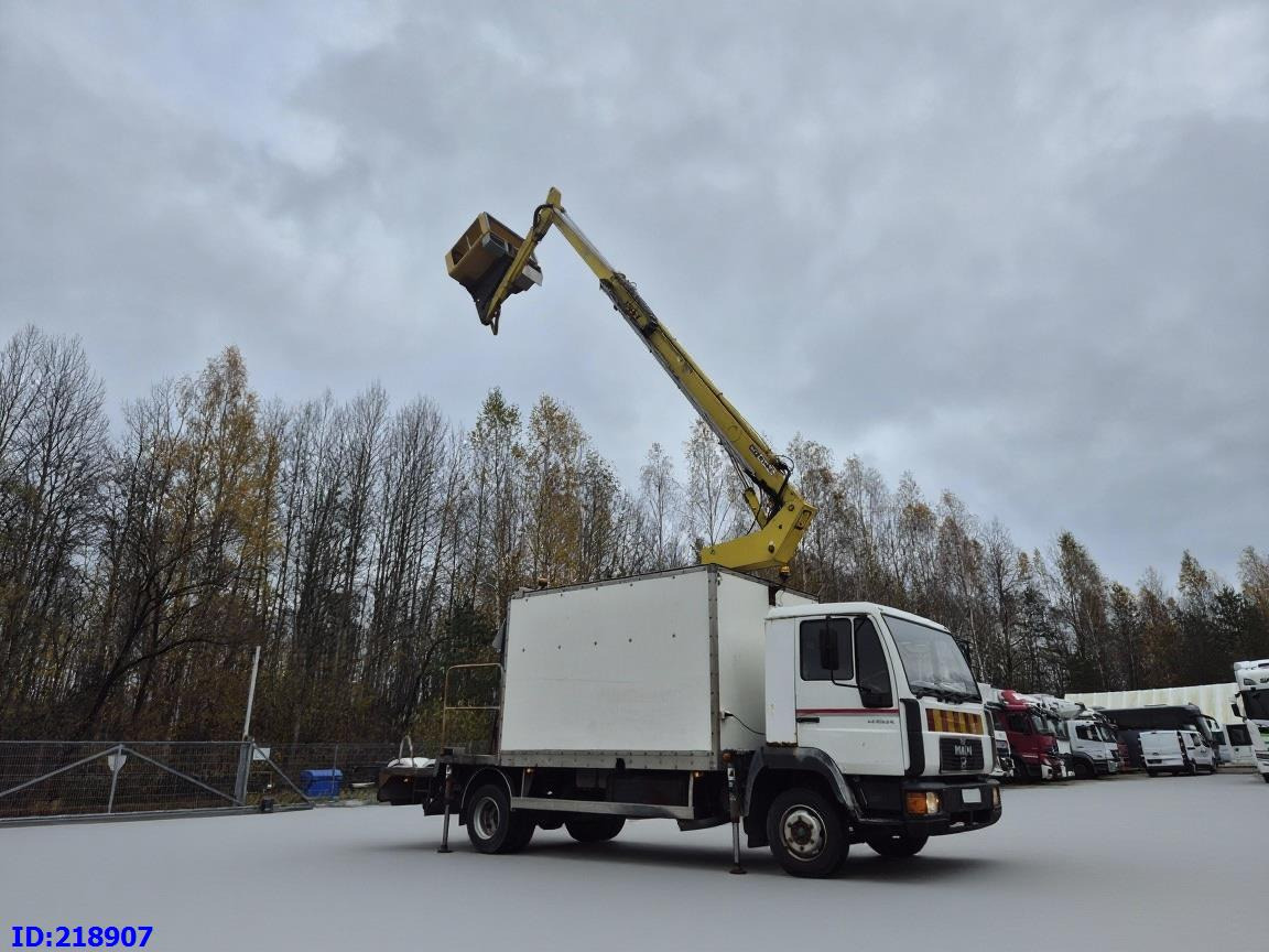 MAN LE 220C + Sky King 179TV - Truck mounted aerial platform, Municipal/ Special vehicle: picture 1 MAN LE 220C + Sky King 179TV - Truck mounted aerial platform, Municipal/ Special vehicle: picture 1