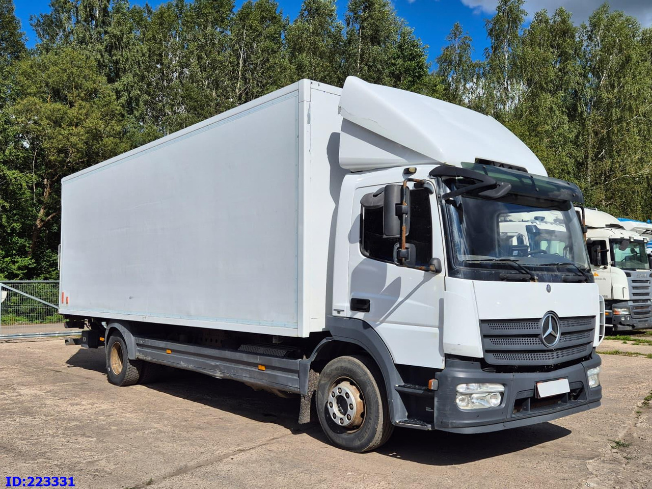 MERCEDES-BENZ Atego 1221 Euro6 (Open side box) - Isothermal truck: picture 4 MERCEDES-BENZ Atego 1221 Euro6 (Open side box) - Isothermal truck: picture 4